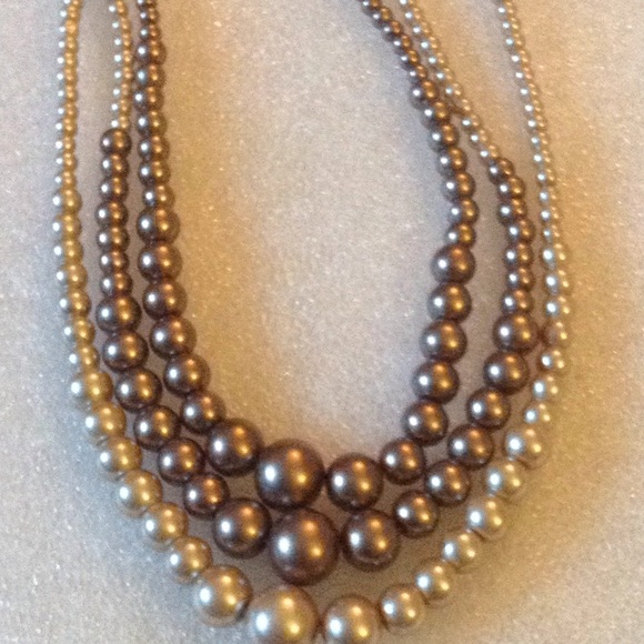 Shell Pearl 3 Strand Vintage | Jewelry | Vintage Pearl 3 Strand Necklace | Poshmark